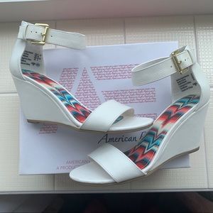 WHITE WEDGES / size 6.5